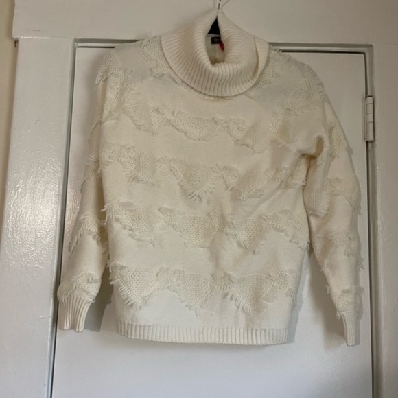 Vince Camuto Cream Sweater size XS - Picture 1 of 8